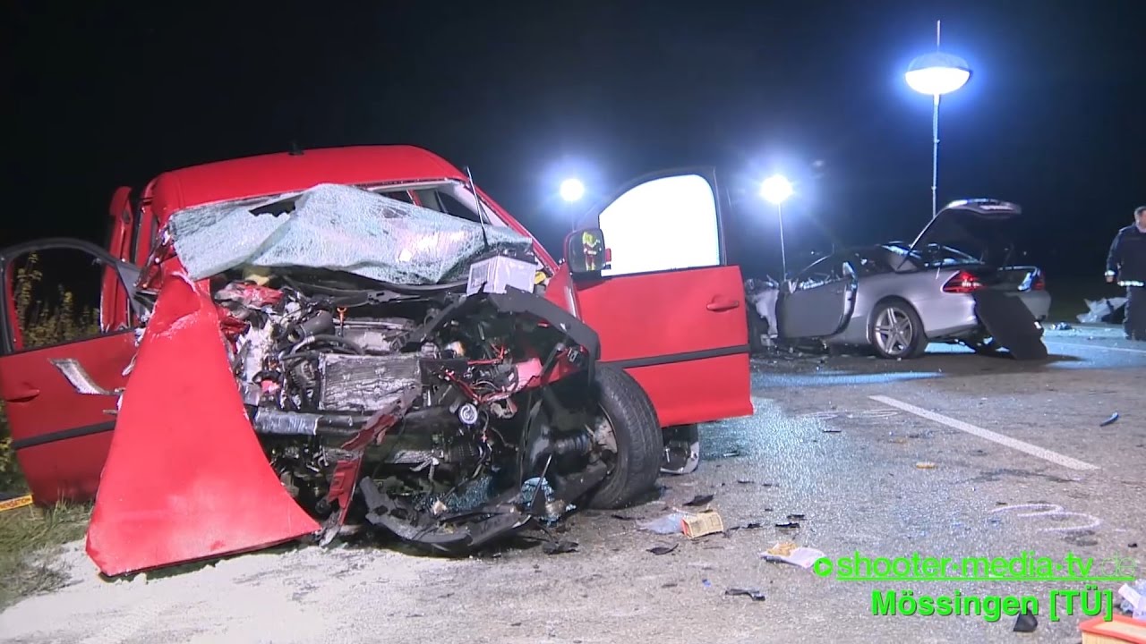 T&Ouml;DLICHER UNFALL MIT FAMILIENTRAG&Ouml;DIE - [Ausweichman&ouml;ver endet wie auf einem Schlachtfeld] - [E]