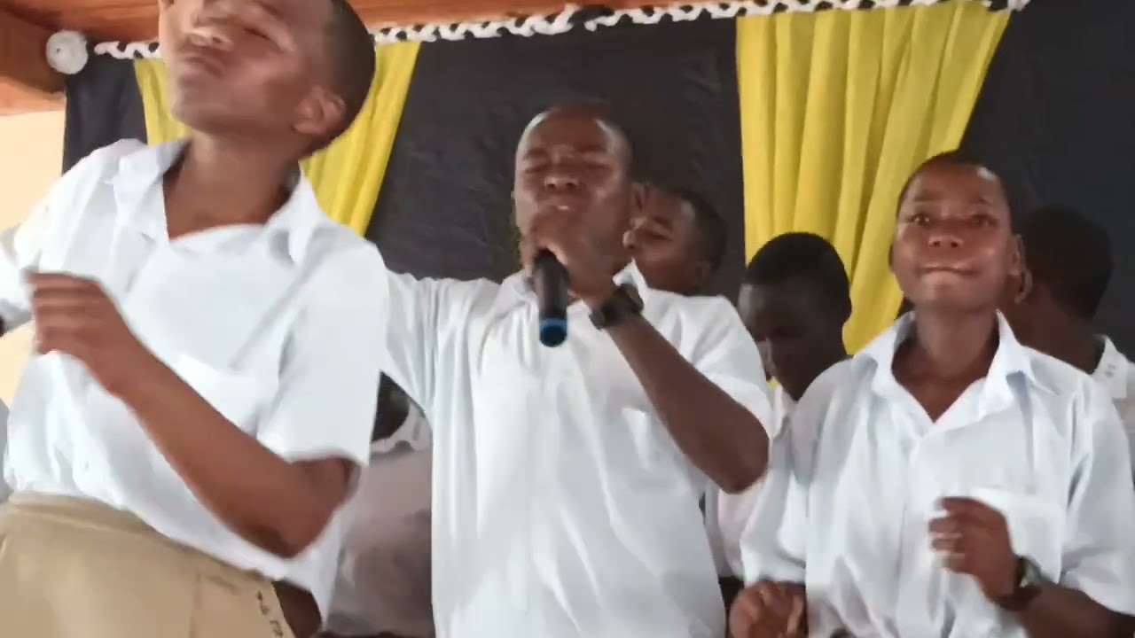 TTC SAVE yasuye Protestant Rwabuye TSS yadufashije mu gitaramo cyo kuramya no guhimbaza Imana