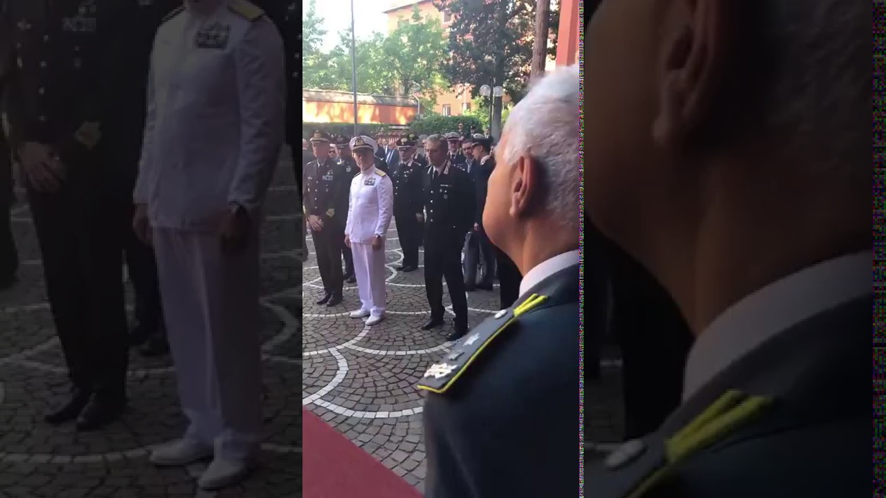 🔴🔴🔴  Onori al Ministro dell'Interno!!