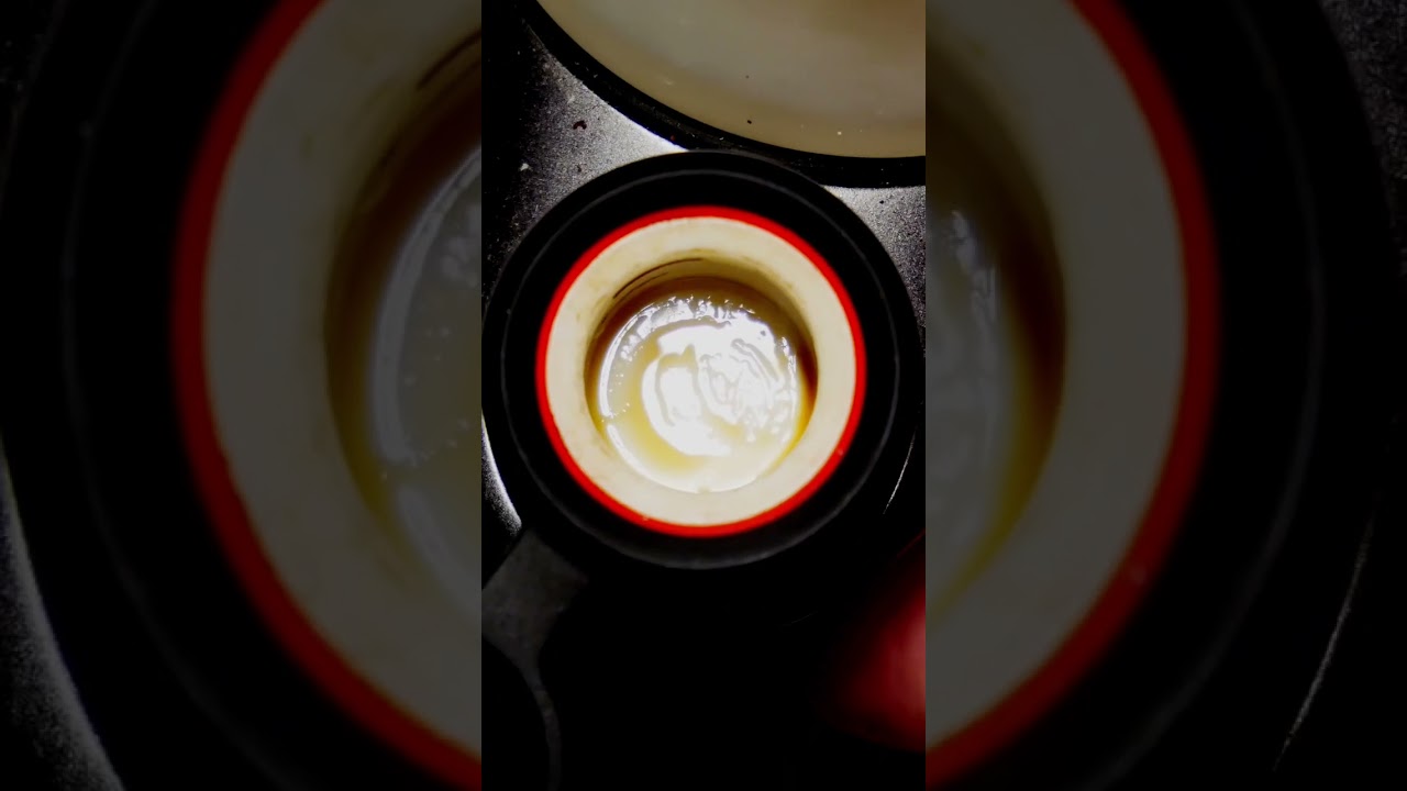 LIVE ROSIN Melt Shot 📸 Dabbing Hippy Crasher Jam in my #puffco #shorts
