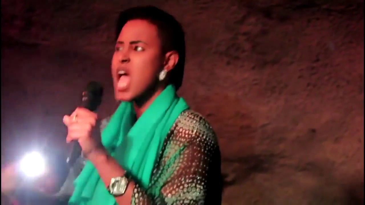 FARXIYA KABAYARE  LIVE SOMALI MUSIC 2018 Officail Video HD