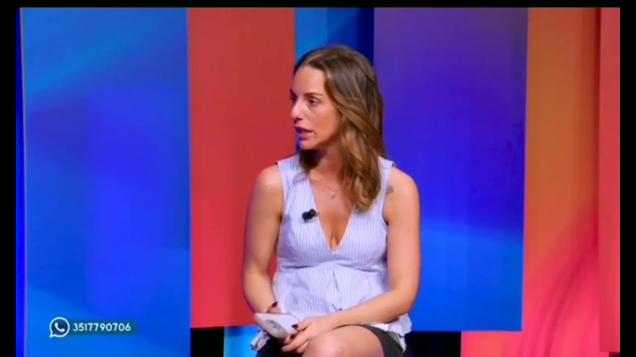 Giada Giacalone bella scosciata a SI cafè