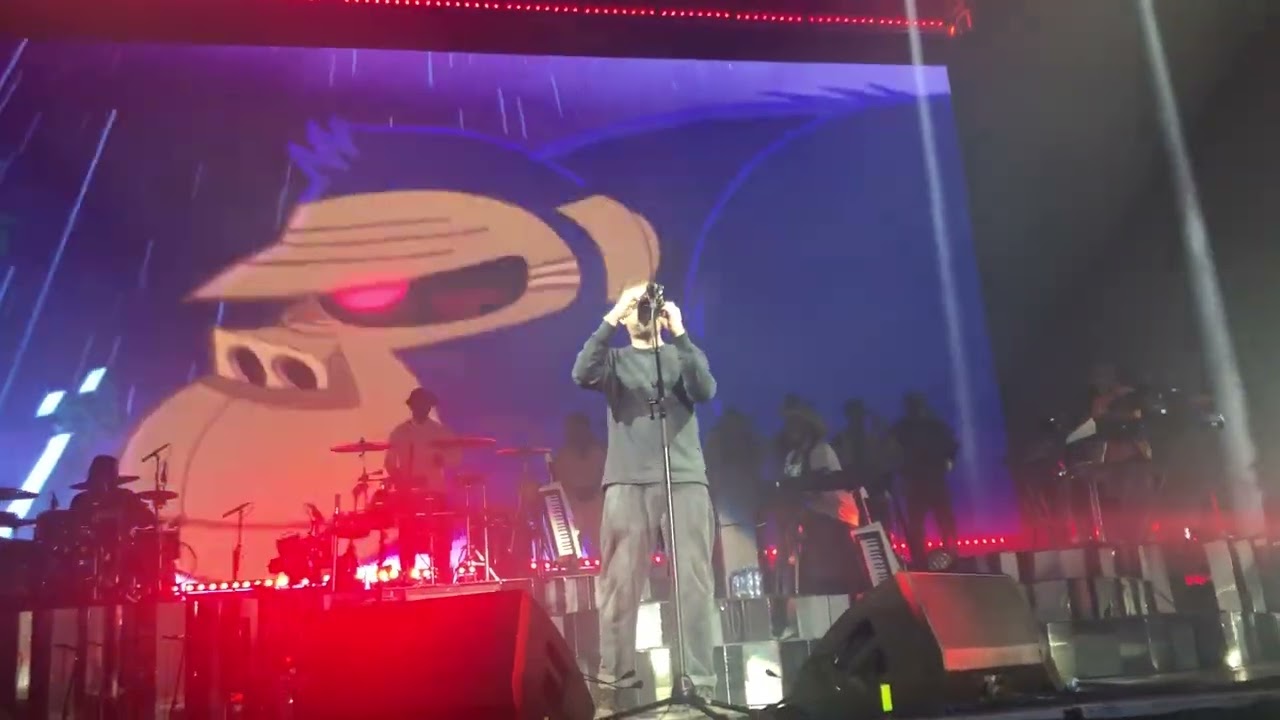 Gorillaz - Clint Eastwood (Live Mexico City 2018)