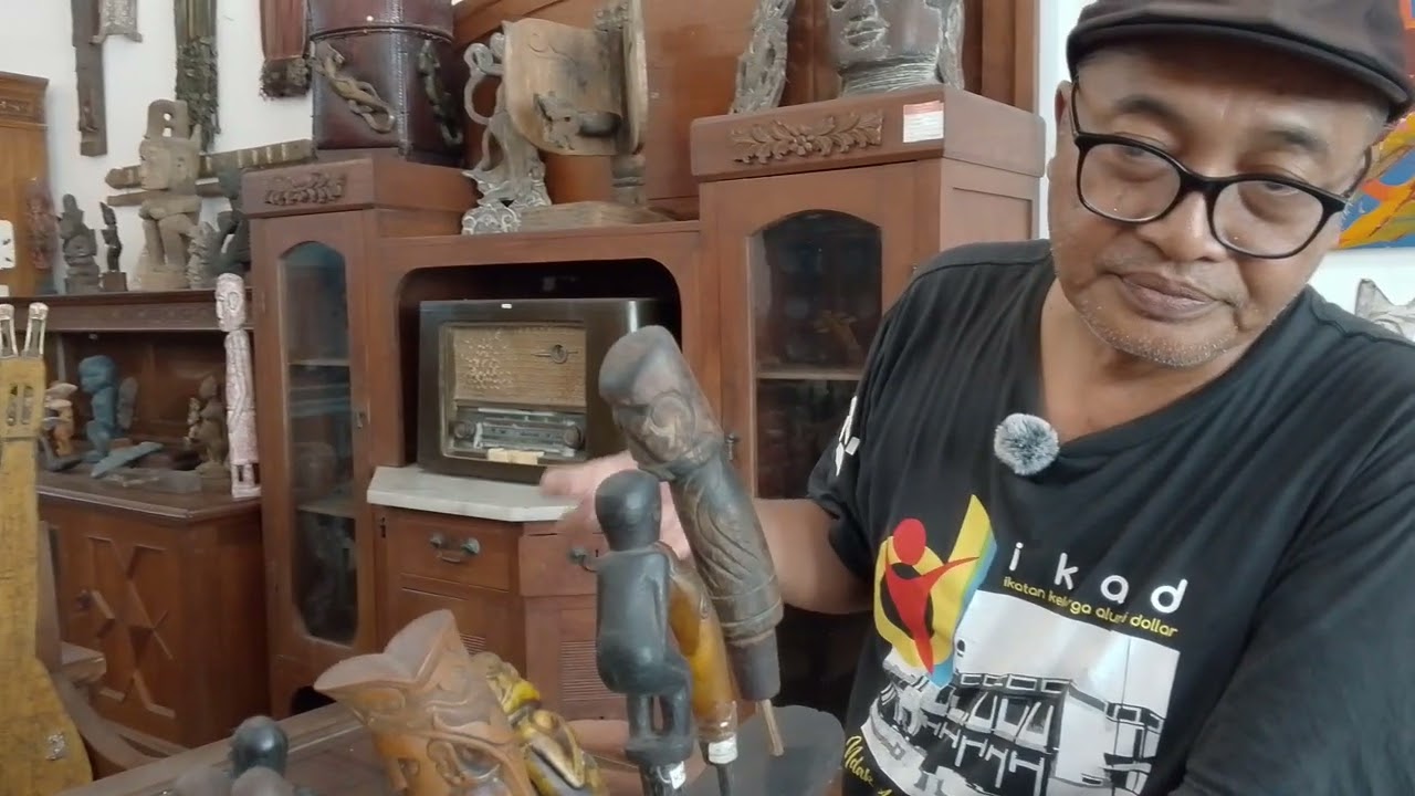BELAJAR BARANG ANTIK BERSAMA PAK FENDY LOEKMAN di PAMOUR GALLERY ANTIQUES & FINE ART SENGGIGI LOMBOK