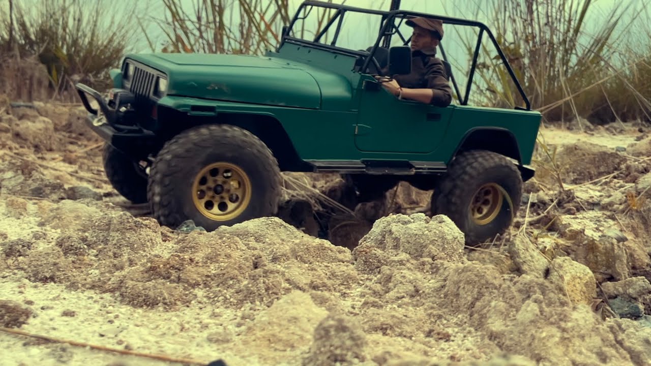1/10 Scale RC FMS Mashigan Jeep Wrangler YJ custom build | Offroading