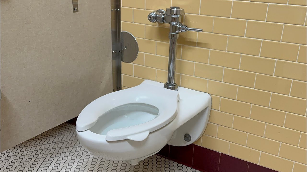 Men’s Restroom Tour Kohler Bardon AccuFlush Urinal and Kingston Toilet Flush | Honolulu Hale, Hawaii