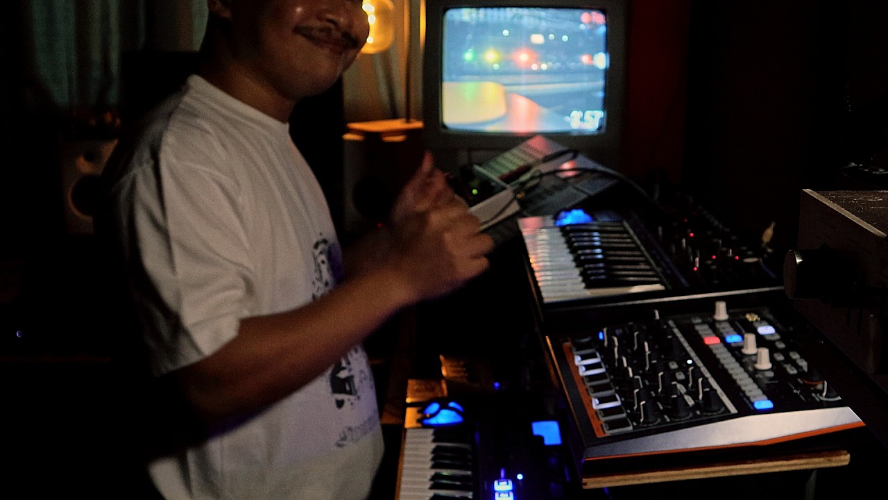Homely Heartbeat! ❤️🎹🎛️🎚️ Multicam Dawless Synth Jam