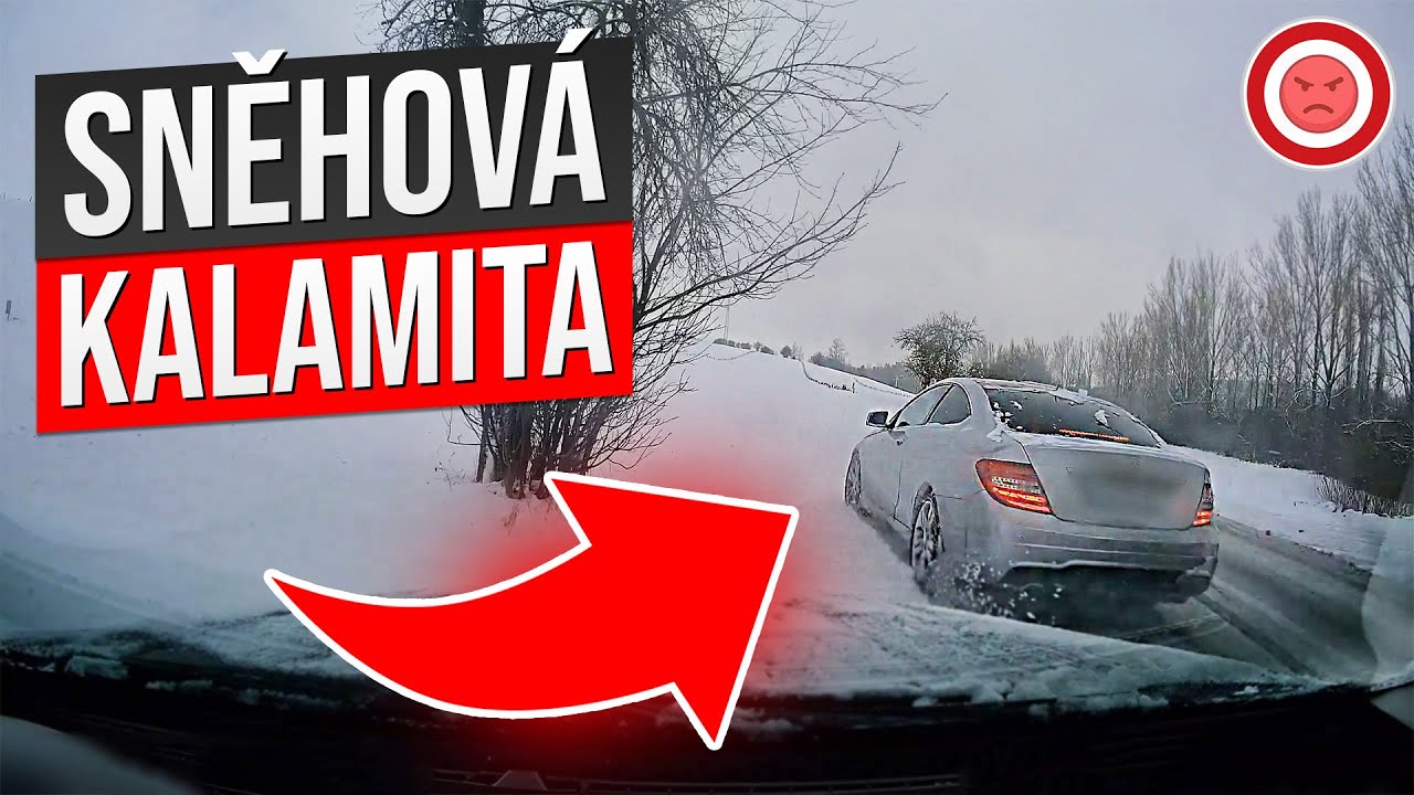 ŘIDIČ DOSTAL SMYK A ZAHODIL AUTO DO PŘÍKOPU