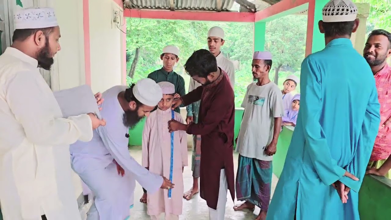 শাহজাদা হুসনা চৌধুরী ফাউন্ডেশন এর পক্ষ থেকে , মোট ১৪ জনকে পাঞ্জাবি  উপহার দেওয়া হবে। 