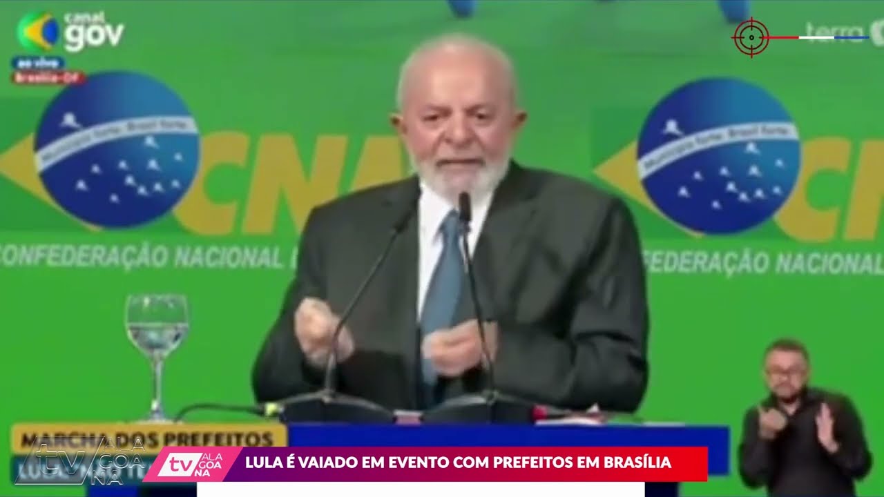 LULA &Eacute; VAIADO EM EVENTO COM PREFEITOS EM BRAS&Iacute;LIA