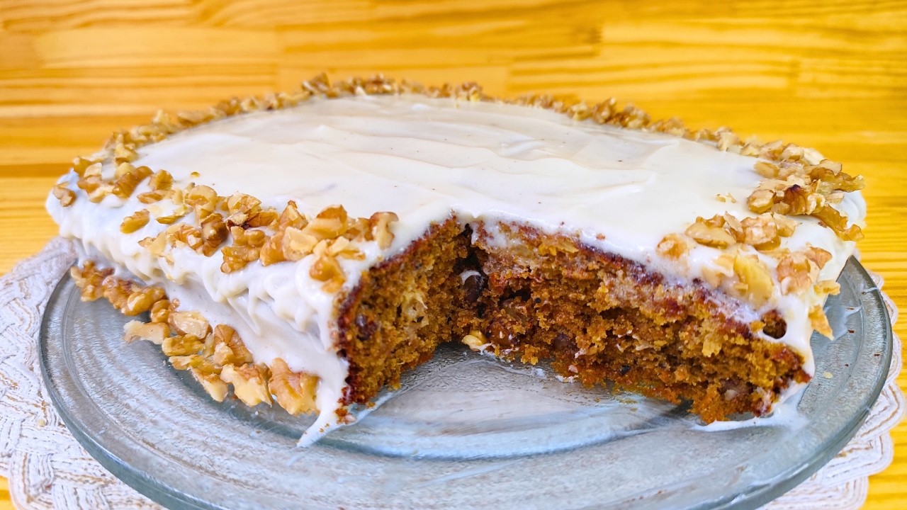 BOLO DE CENOURA AMERICANO com Abacaxi e Nozes 🥕🍍 Super Úmido!