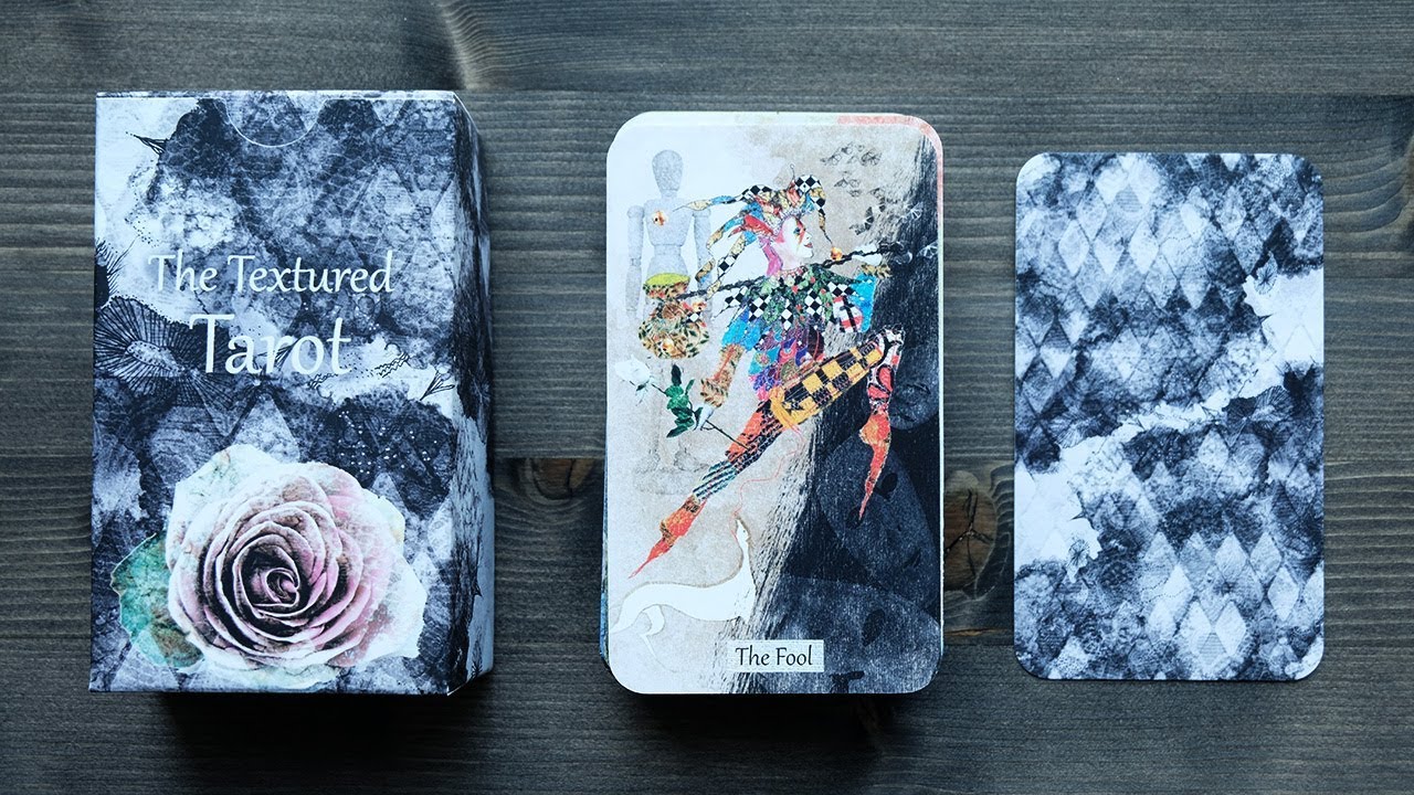 The Textured Tarot Flip Through