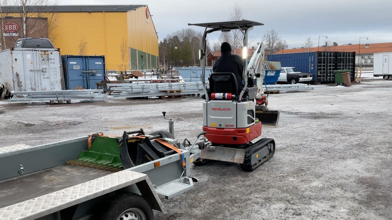 Köp Minigrävare Takeuchi TB210R på Klaravik
