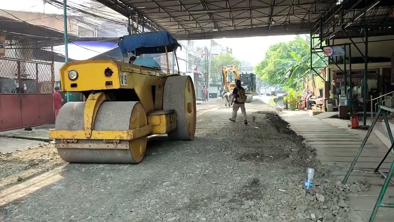 Hari Ke-5 Peningkatan Jalan Jelambar Baru Raya (Borobudur), Jakarta Barat