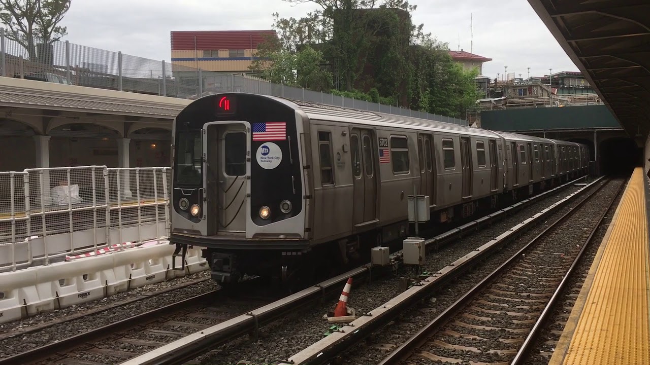 BMT Sea Beach Line: (N) (Q) (R) (W) Local / Express Trains @ New Utrecht Ave (R46, R68A, R160)