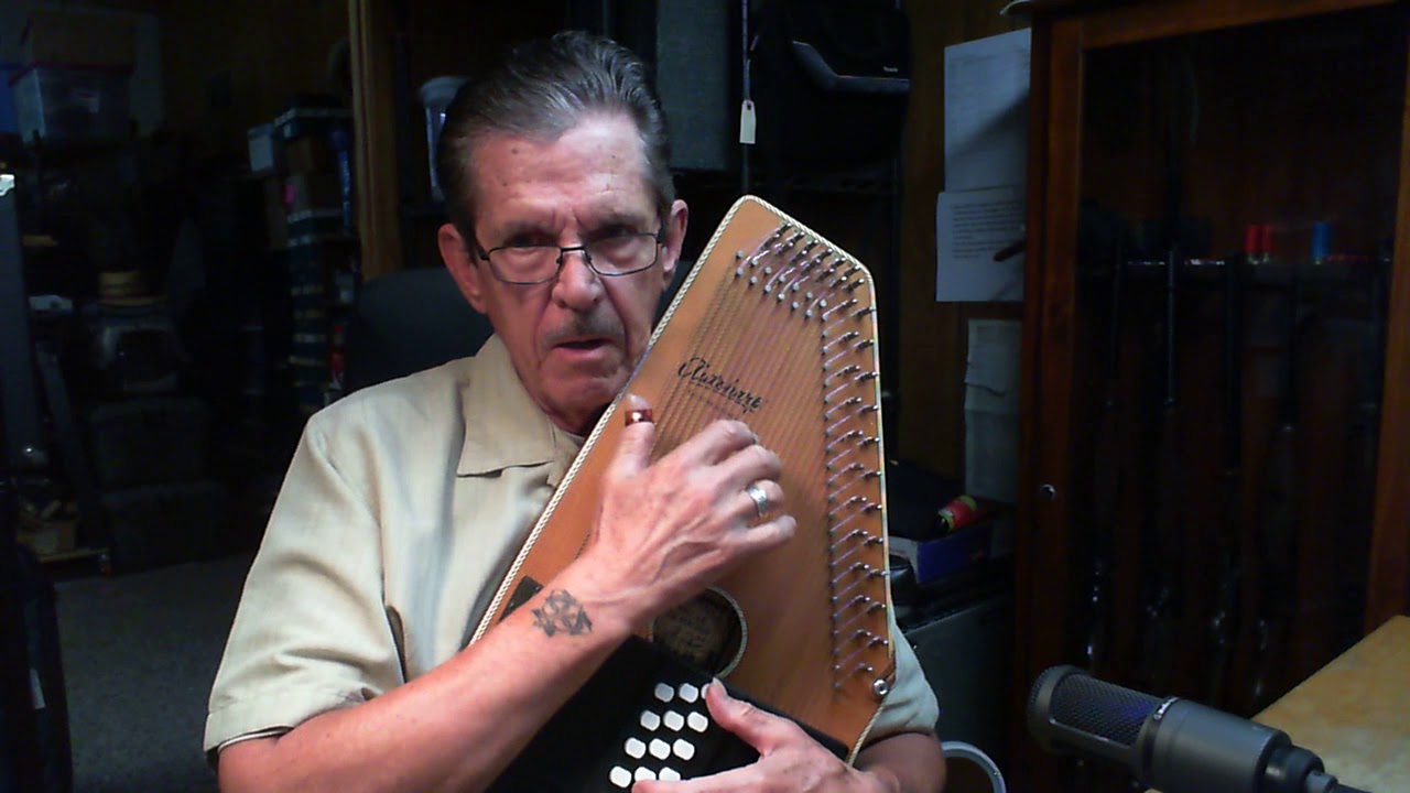 Holding the autoharp
