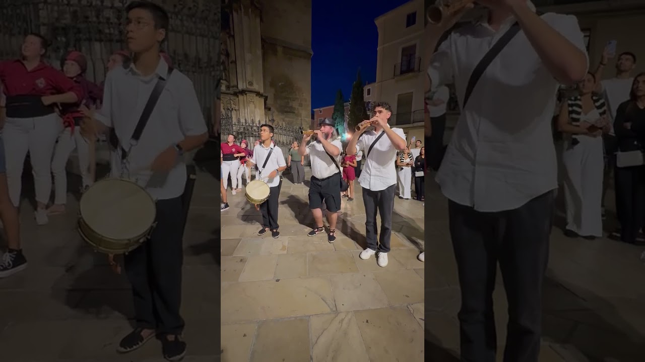 Grallers Espontanis - Toc de Castells - 3d7 amb l'agulla Castellers de Castelldefels - Vilafranca P