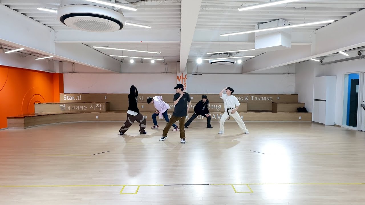 BXB(비엑스비) - 'HOLA!(올라!)' Dance Practice