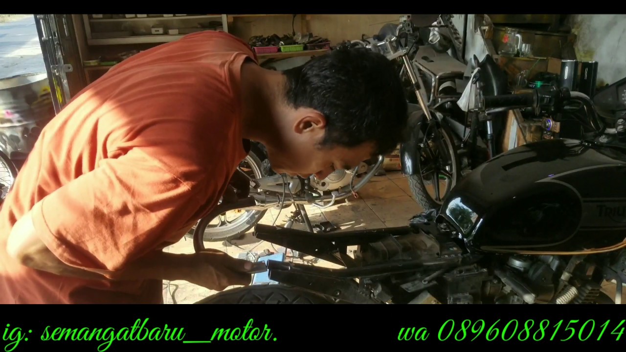Episode ke2  modif scrambler new megapro mono pasang jok custom tanpa banyak ngrombak rangka asli