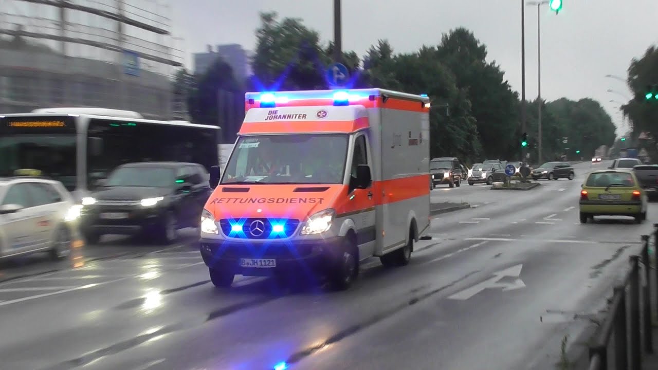 Einsatzfahrten Schlagermove 2016 [Rettungsdienst + Polizei]