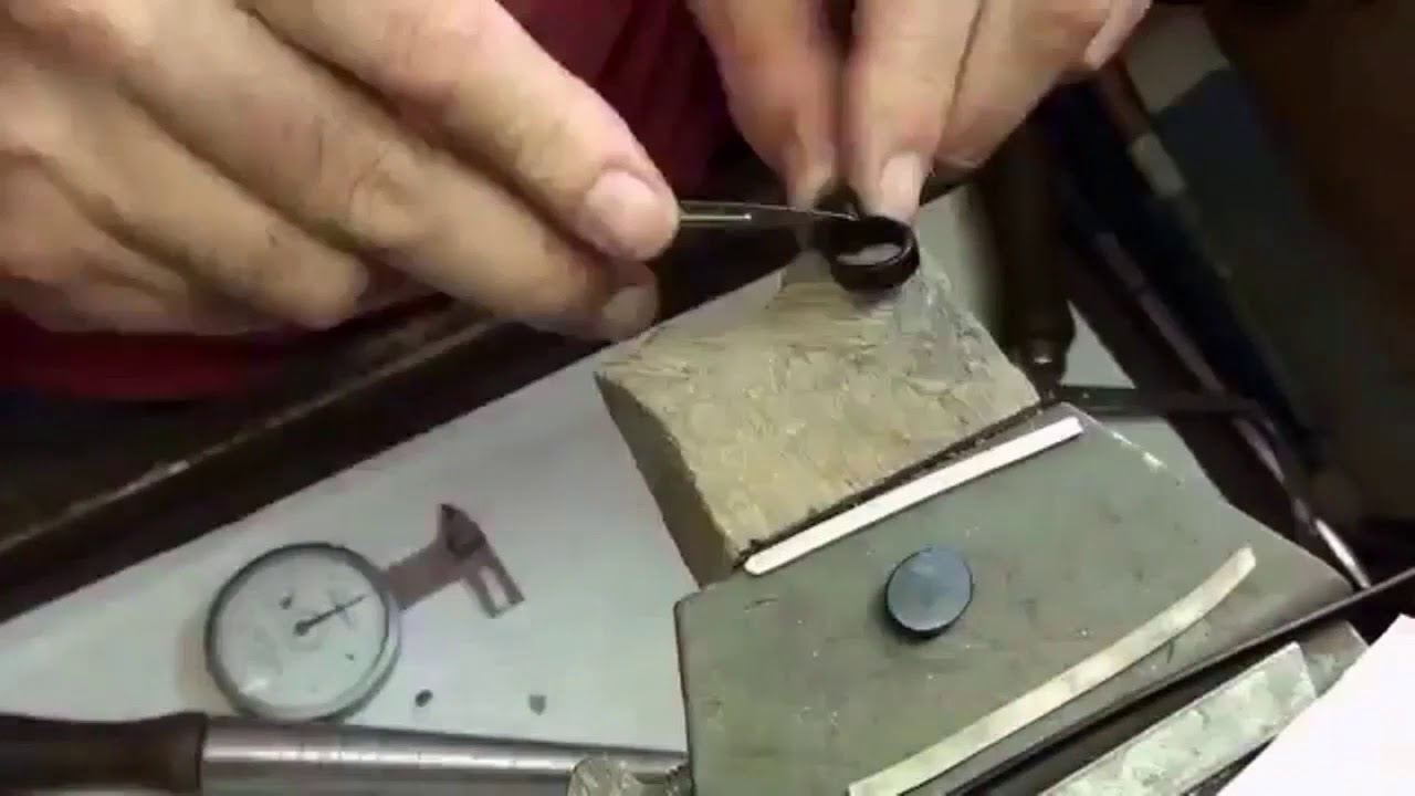 Anillo de Plata con piedra incrustada