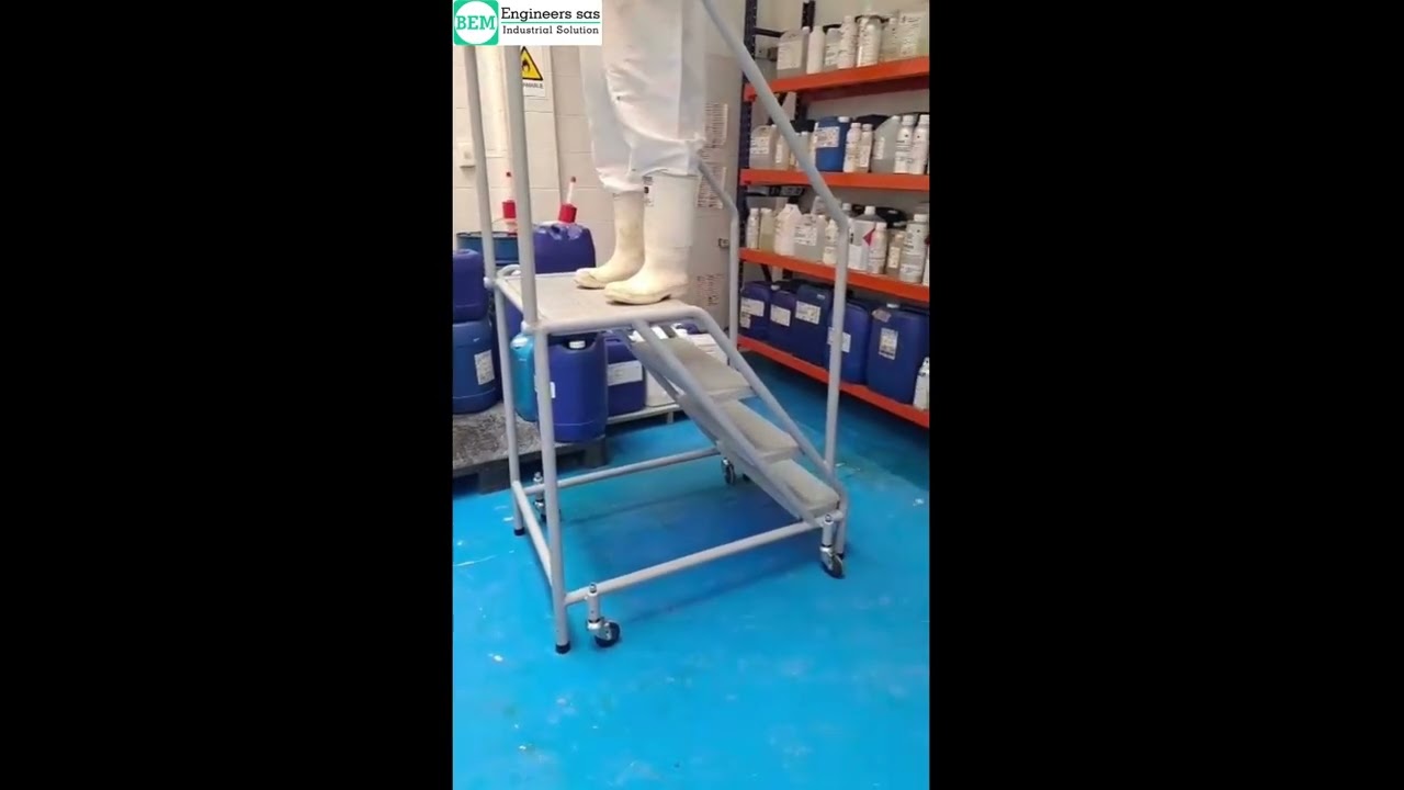 Escalera con autobloqueo