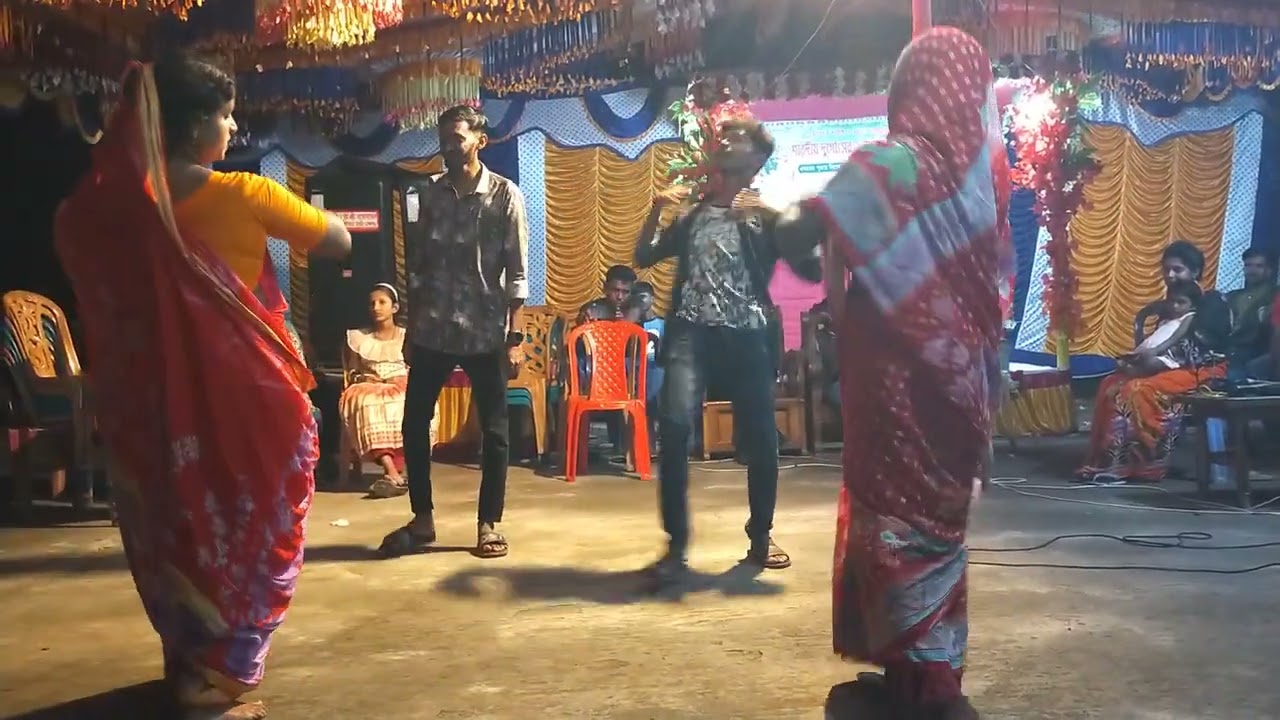 দেবর বৌদির নৃত্য।  