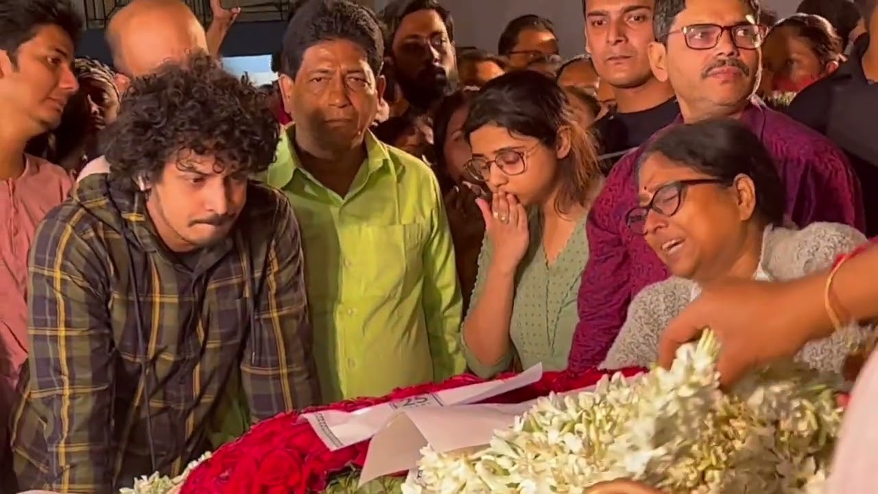 শেষবারের মত ঐন্দ্রিলার শরীরকে জড়িয়ে ধরে কান্নায় ভেঙে পড়ল মা বাবা দিদি | Aindrila Sharma | Exclusive