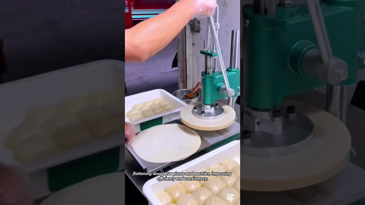 Manual Dough Press: Simplifying Pizza and Pastry Preparation