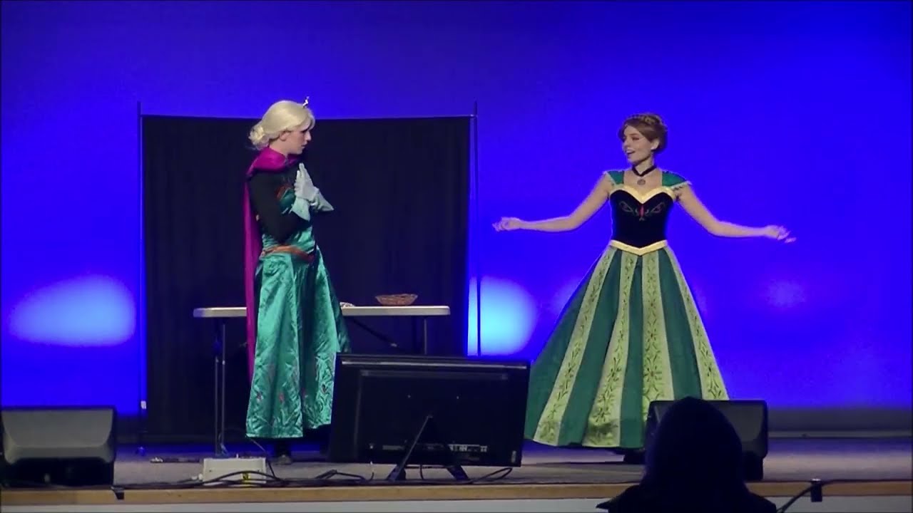 Concours cosplay Spinatorii 2024 presta groupe Reine des neiges
