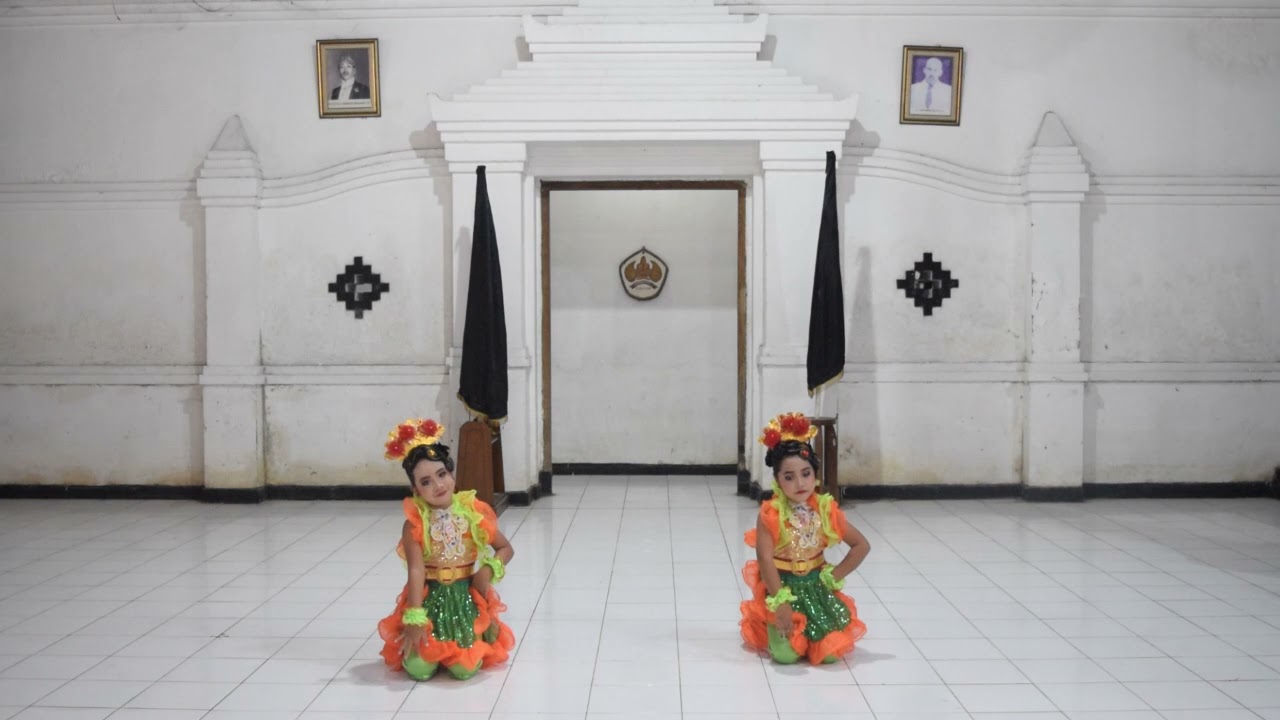 Tari gembira grup (sobokartti)