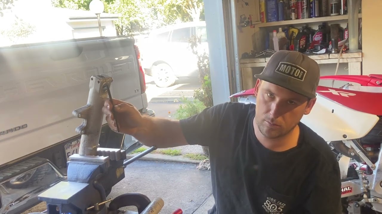 Honda 919 hornet fork rebuild