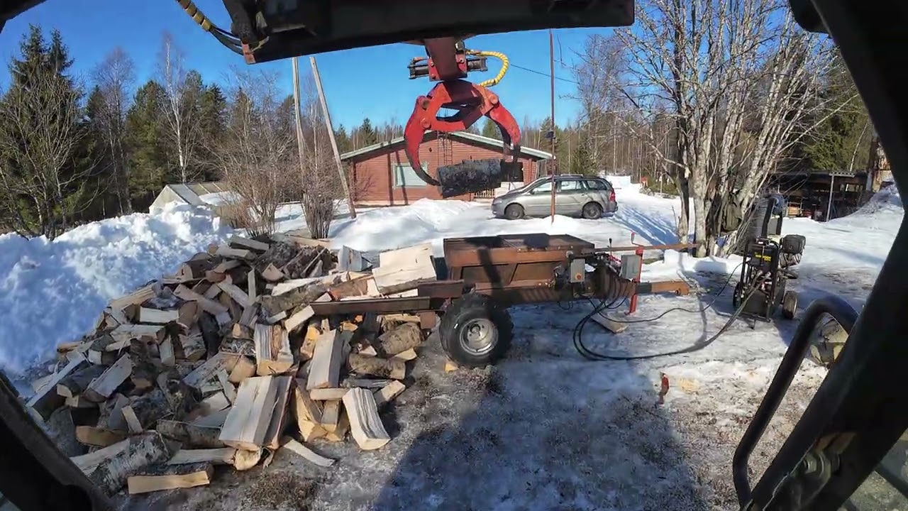 Puita halkaisukoneeseen alkaa kelit kuivattaan!