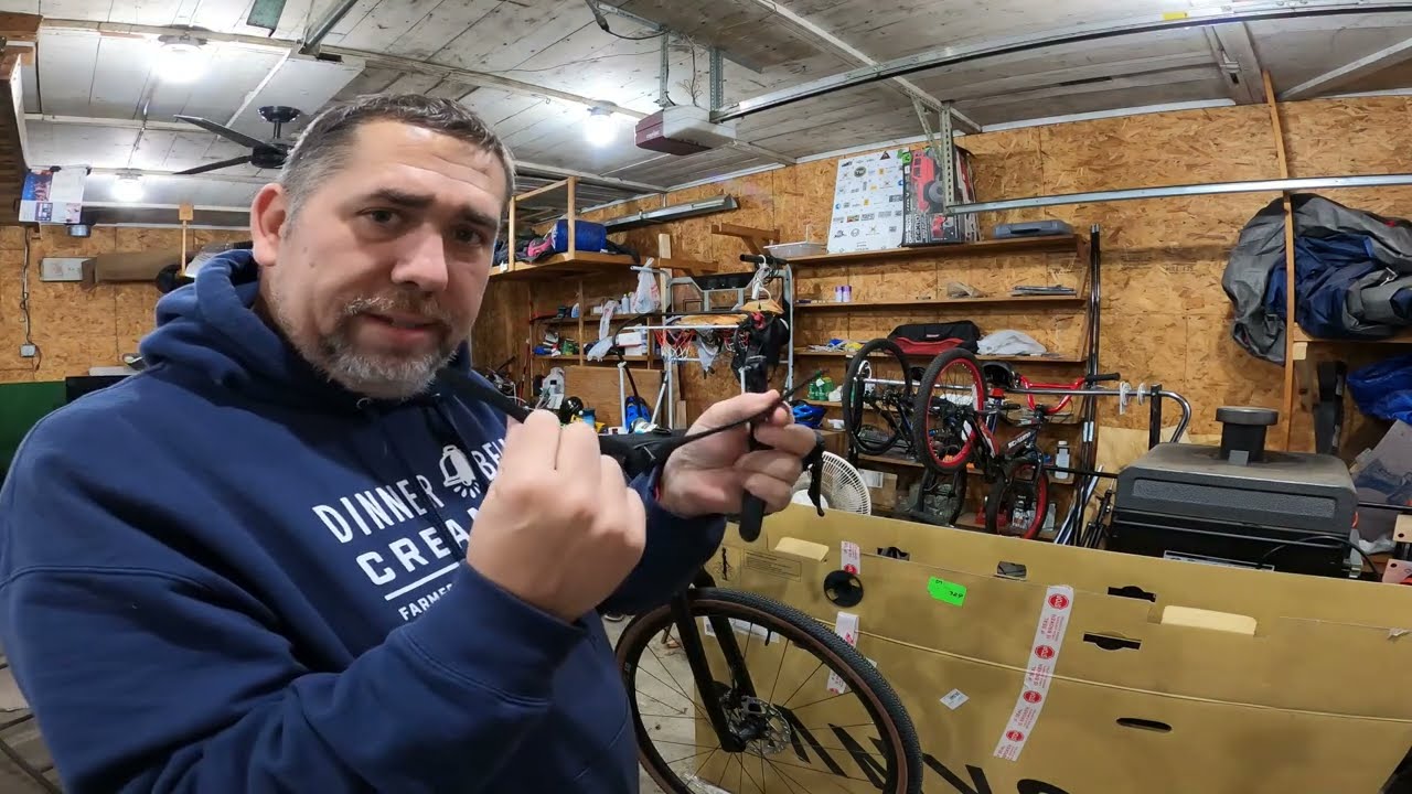 Canyon LOAD Handlebar Bag installation