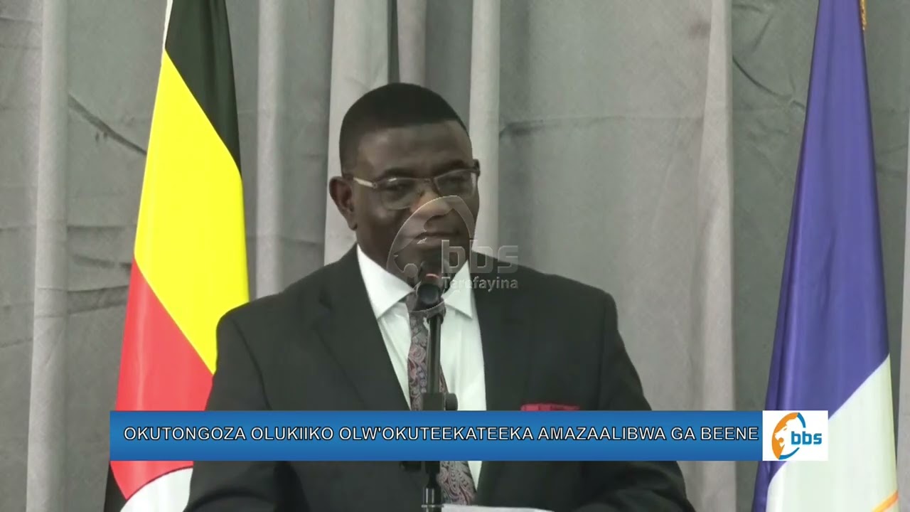 Owek. Hajj Prof. Twaha Kigongo Kaawaase ng'ayanjula ensonga lwaki emisinde gy'amazaalibwa giddukibwa