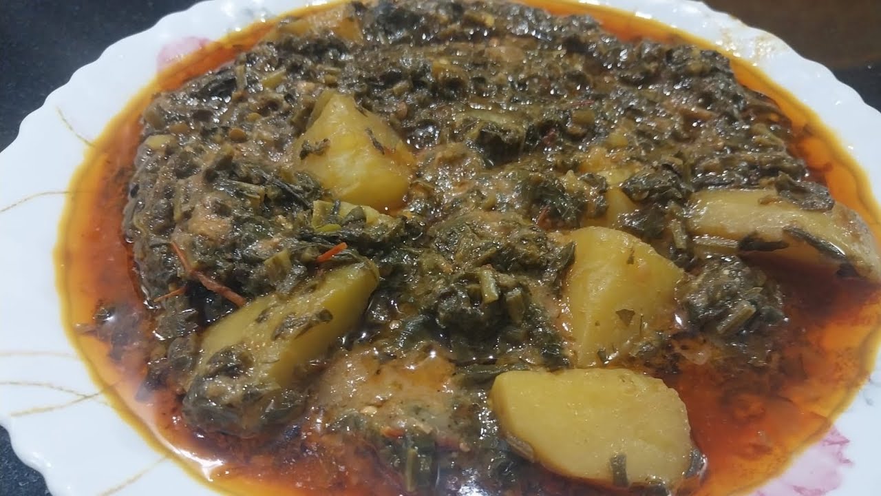Palak Aloo Recipe By Mujtaba Kaleem Home Kitchen 😋😋