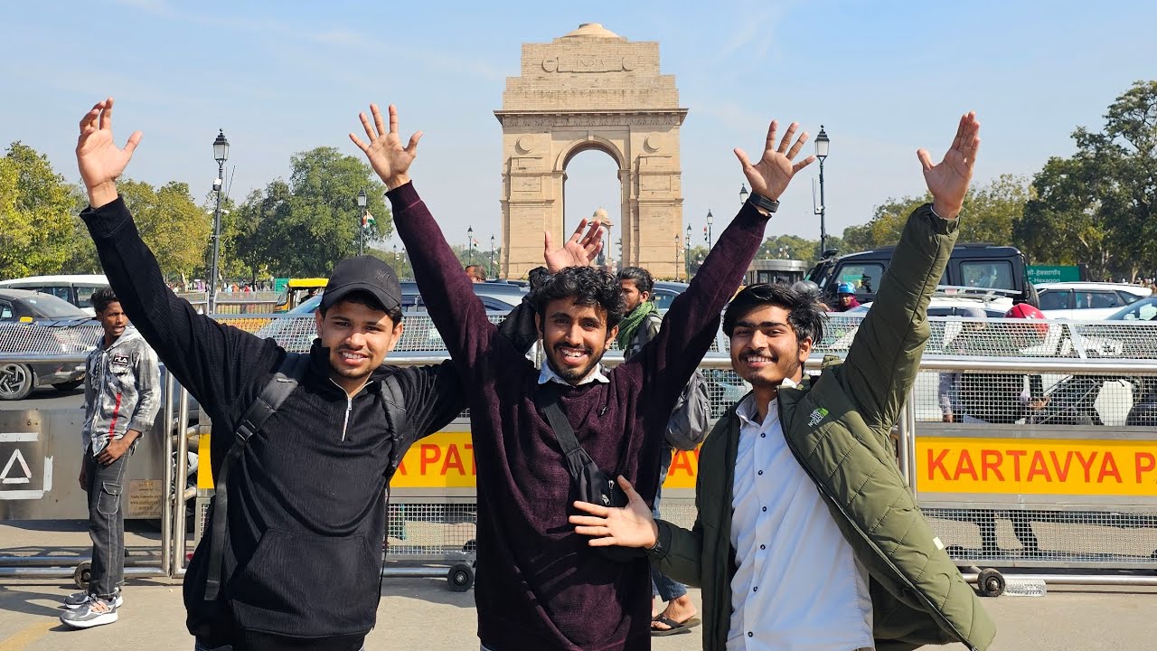Hum Delhi India gate kiyu aay ? 😄 Day168/365