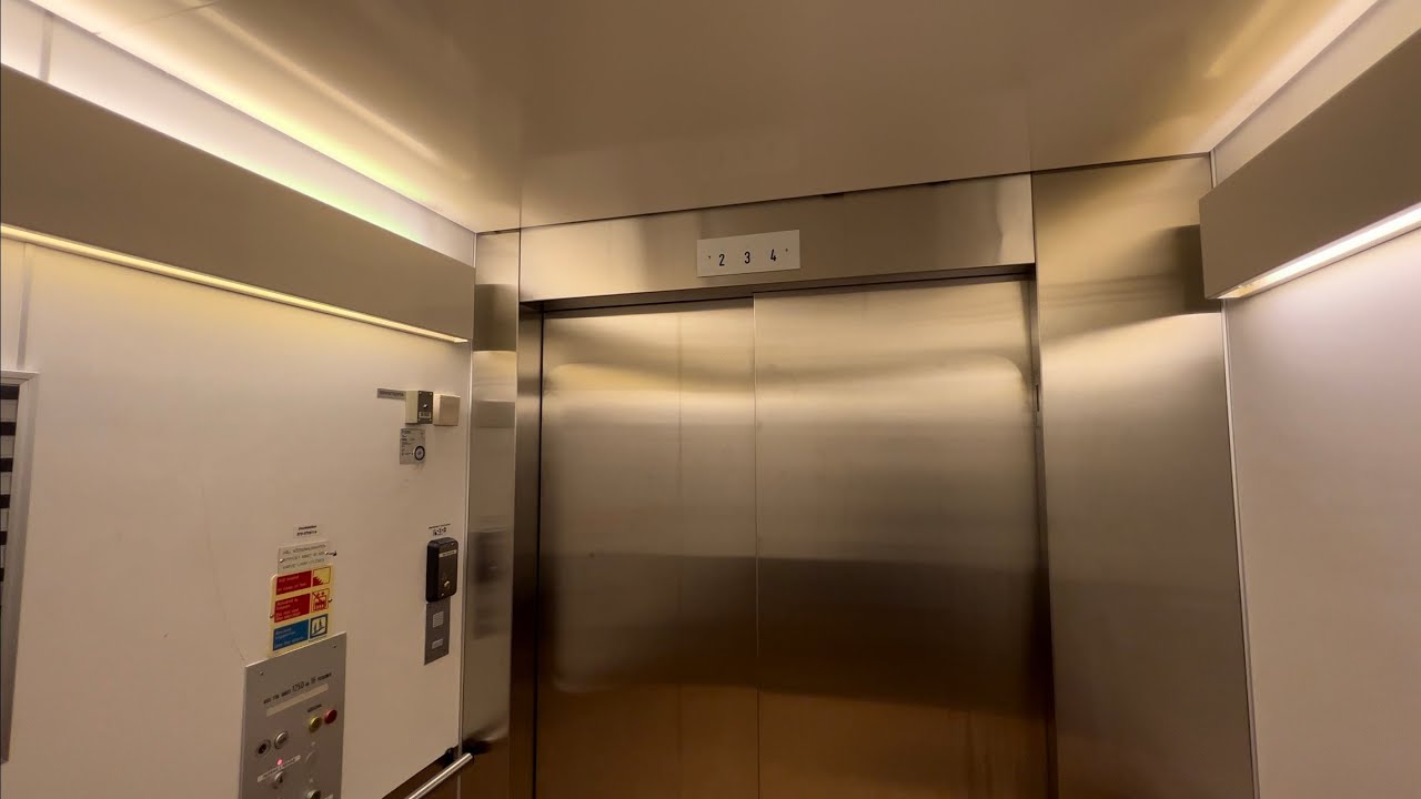 1984 KONE Hydraulic Elevator @ Söderhamn Hospital Building 21, Söderhamn, Sweden.