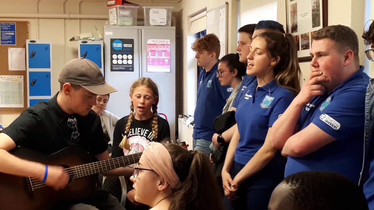 Hope singing Shallow with the choir