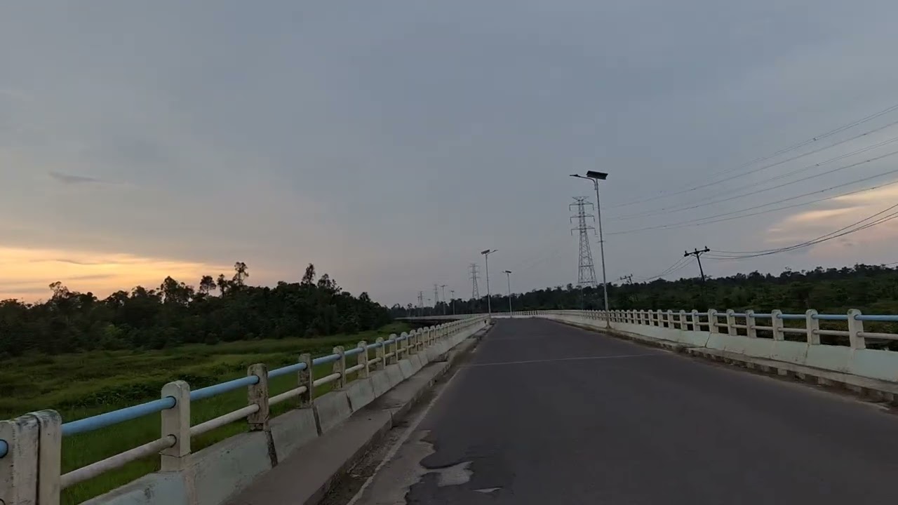 pemandangan sore di Jembatan Panjang arah Kotawaringin Lama