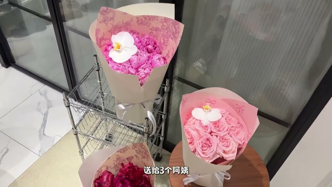 Vlog|一个人的花艺工作室 母亲节40束花 营业额破万 各位同行们，你们的战绩如何，说出来让我羡慕一下 #创业 #vlog #vlog日常 #我的花店日常 #克劳迪娅claudiaflora