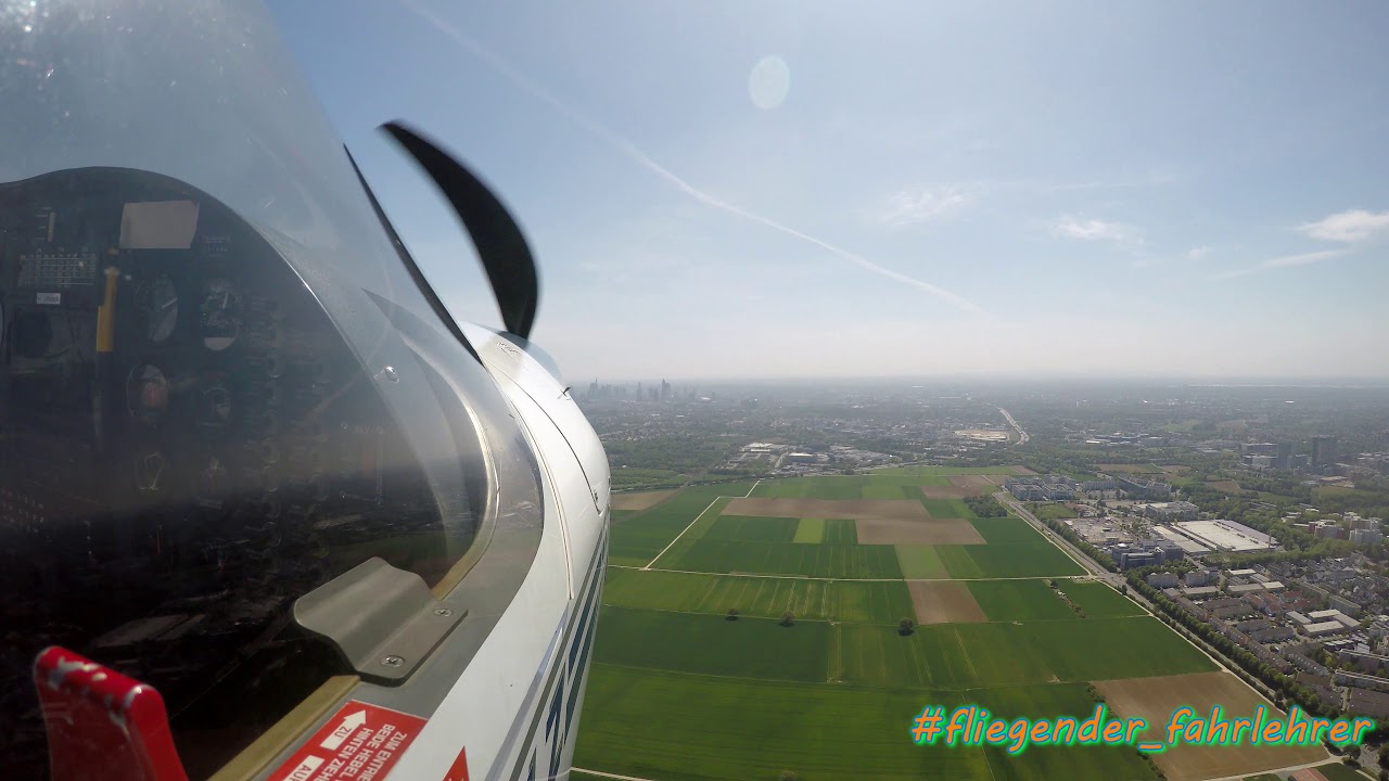 Low Approach EDDF Frankfurt Airport with ATC Radio CTR Kontrollzone mit Funk Fliegender Fahrlehrer