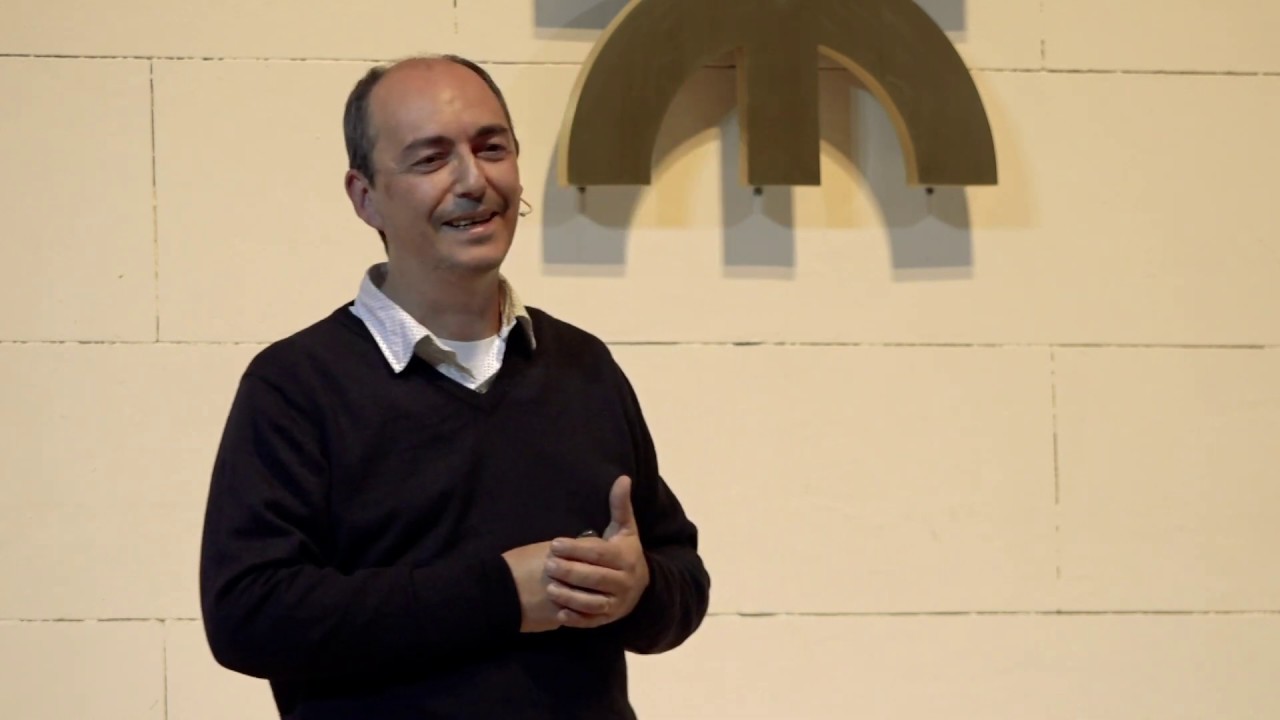 El lenguaje inclusivo en la escuela | Sergio García | TEDxUTN