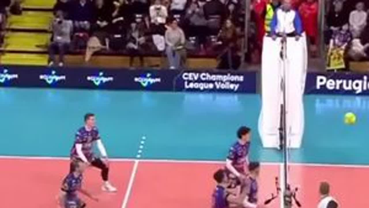 主裁也是高危职业