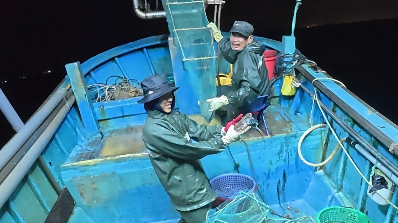 Một buổi bắt cá của ngư dân Lgi