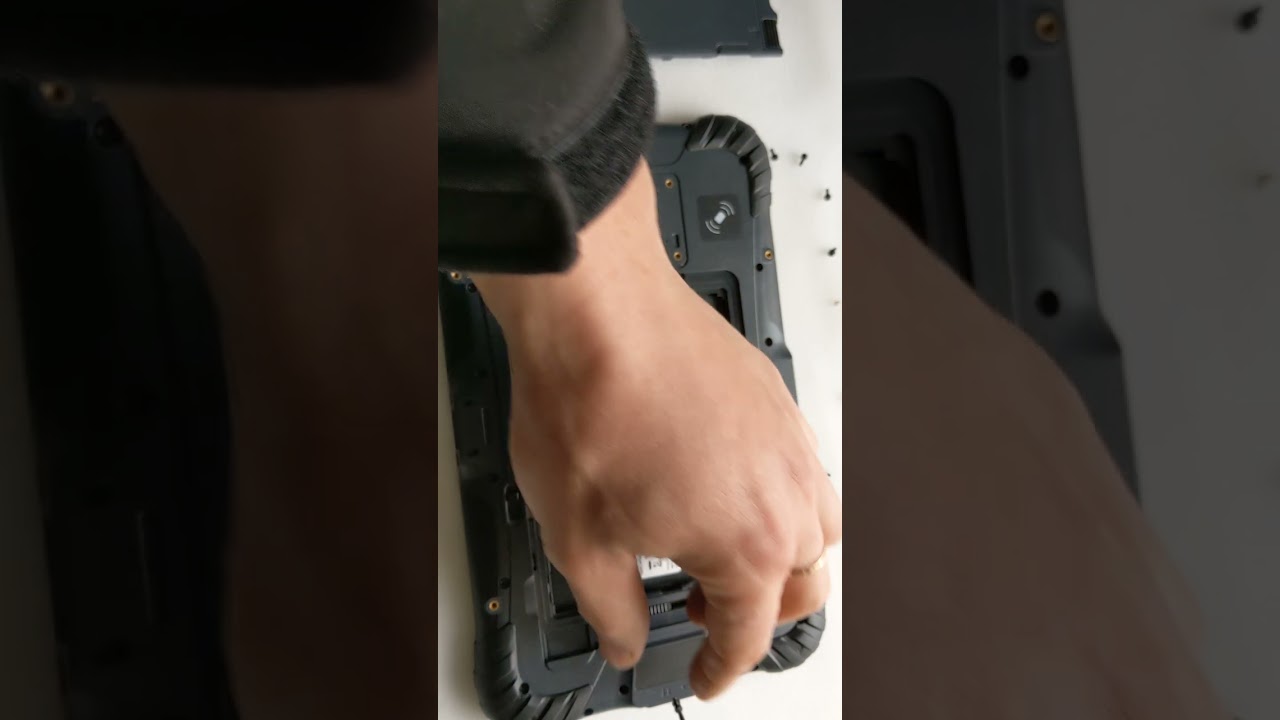 Sonim RS80 не заряджається розбираємо replacement