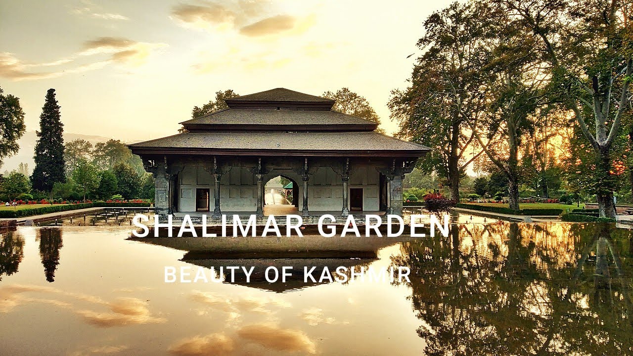 Kashmir | Famous  Kashmiri Garden | Shalimar Garden | Tourists Best Place | Kashmir in Rainy season