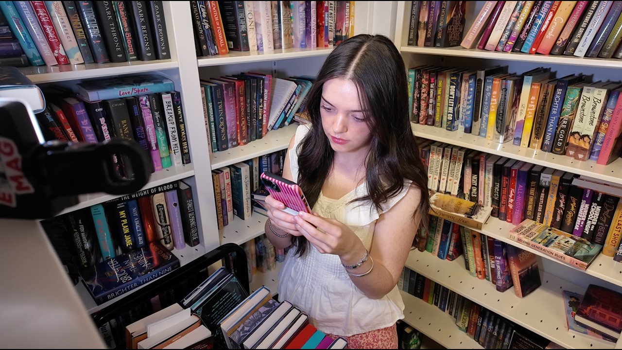 Дневники книгоиздателя в Нью-Йорке 🥞 запуск книги &laquo;Tempest&raquo;, осенний шопинг и латте с черничными ...