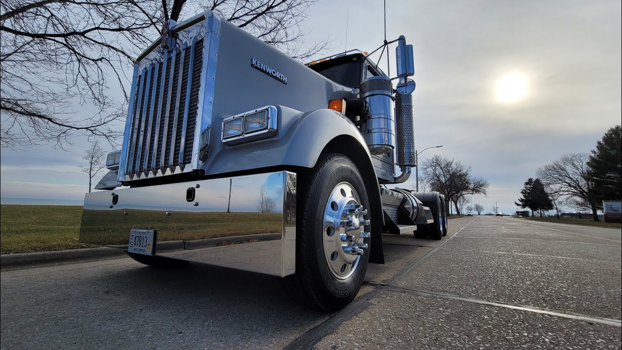2002 Kenworth W900 with Cat C12 turbo diesel engine & 13spd start and walk around