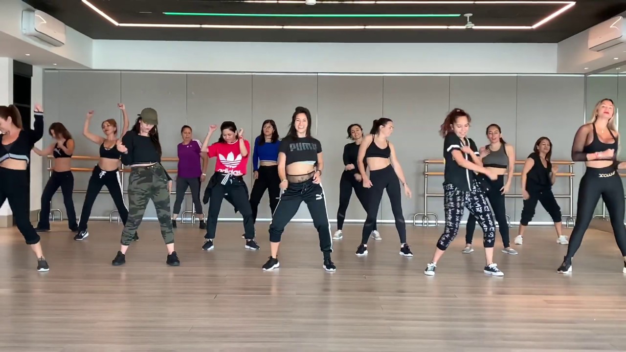 MUEVELO - Nicky Jam & Daddy Yankee | Coreografía Oficial Dance Workout | DNZ Workout | DNZ Studio